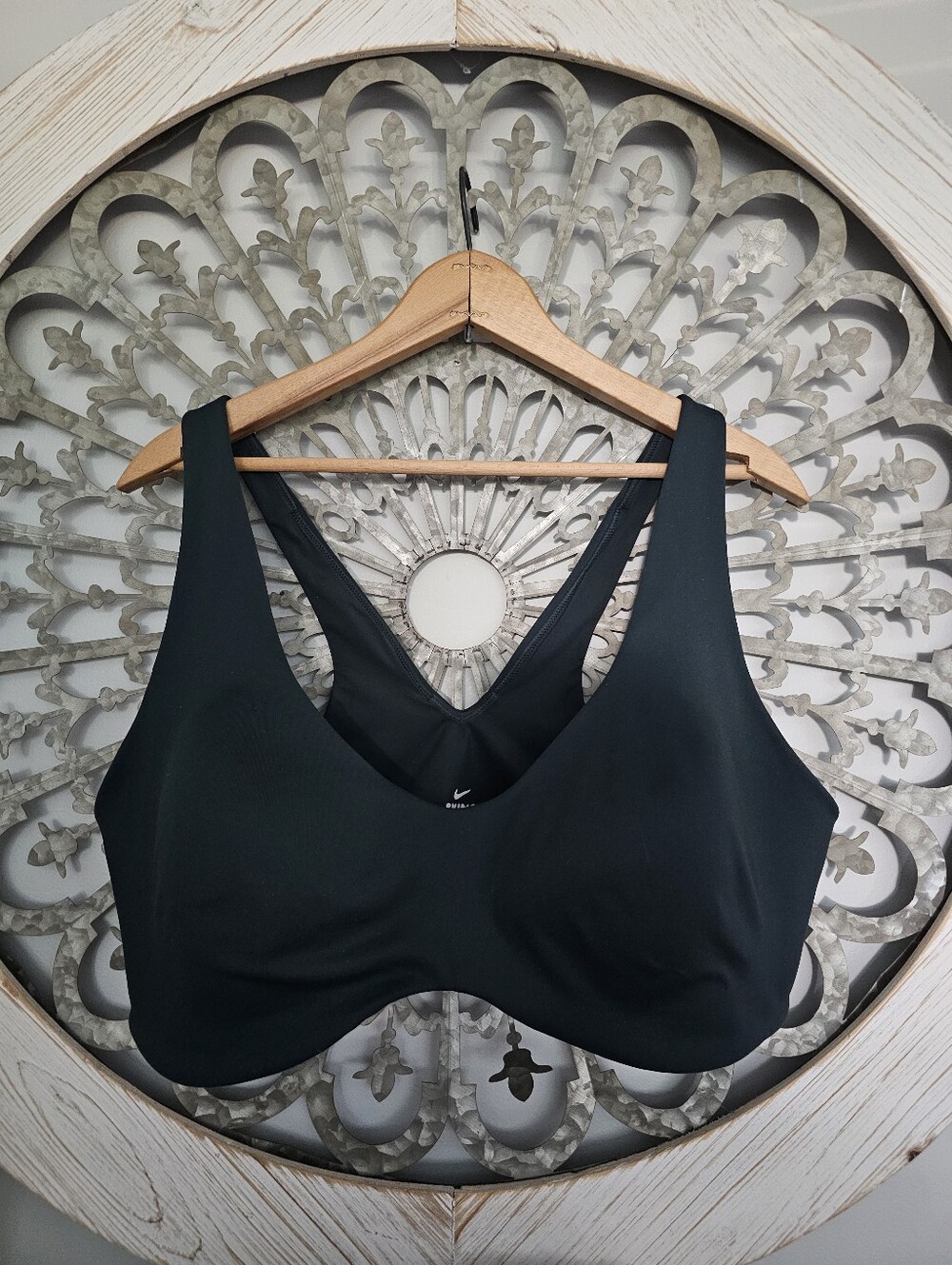 Nike Skims Black Wireless Medium-Support Sports Bra